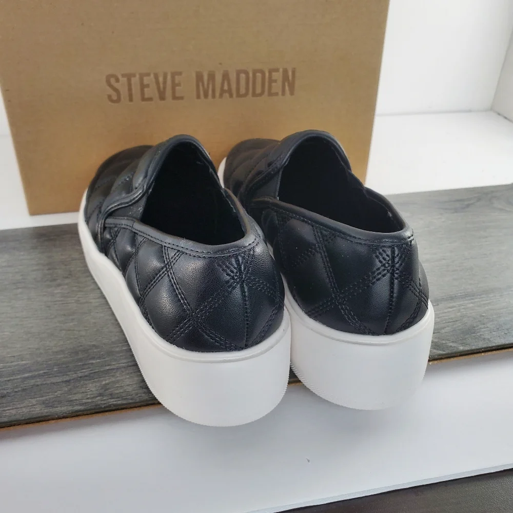 Steve Madden legacy, quilted black 8.5 shoes - Picture 4 of 7